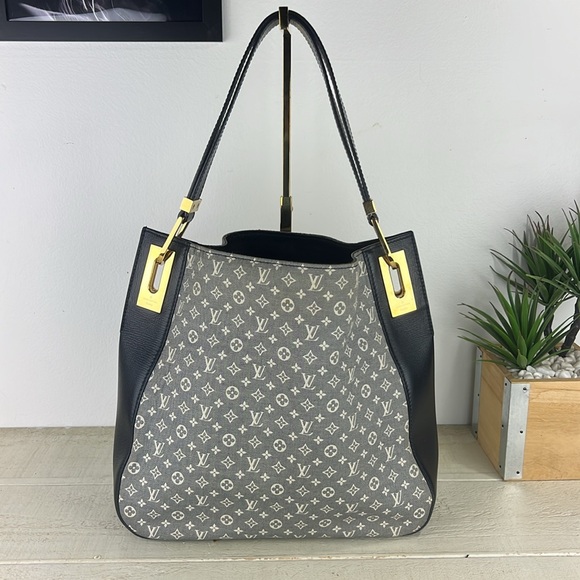 Louis Vuitton Handbags - Louis Vuitton Monogram Idylle Rendez-Vous PM - COA Included